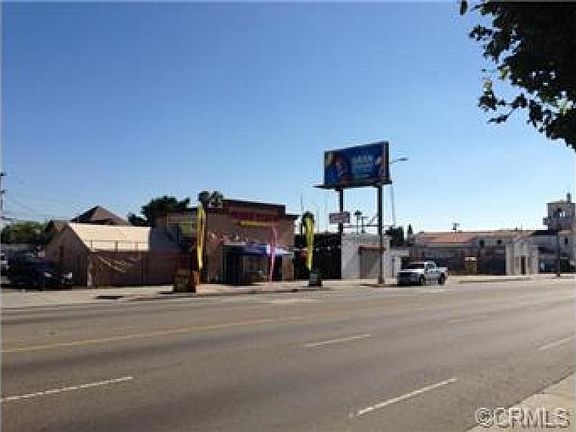 2nd image of 1227 W Manchester Ave
