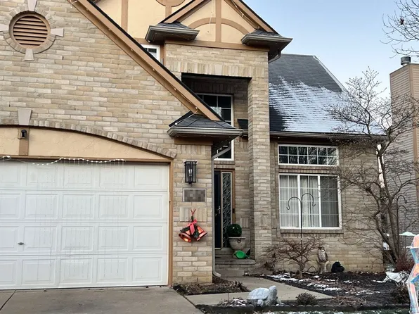 24653 Pembrooke Dr, Southfield, MI 48033