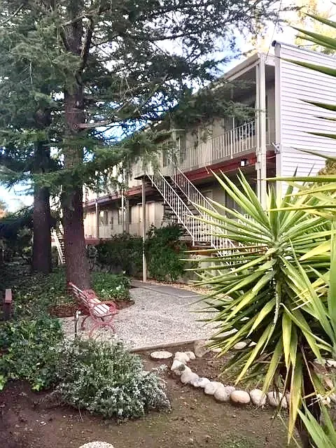 Studio, 400 sqft, $2,000 — Photo 1