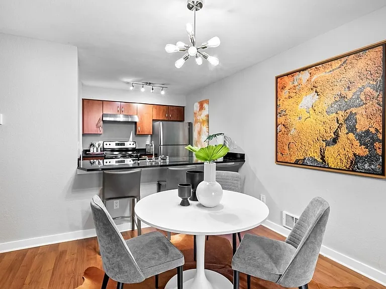 840 NE 125th St #103 — Photo 11