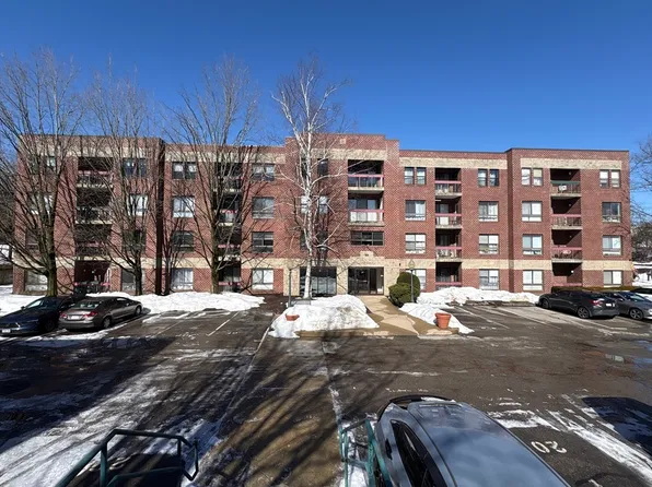 14 Heron St APT 210, West Roxbury, MA 02132