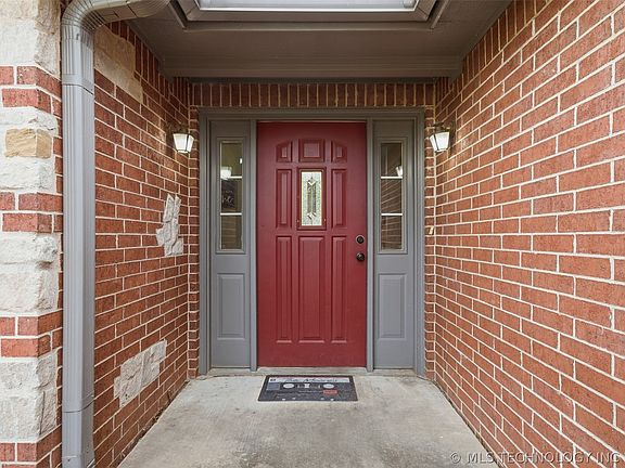 2nd image of 8114 Forrest Glenn Rd