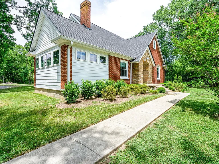 8569 Horton Hwy — Photo 4