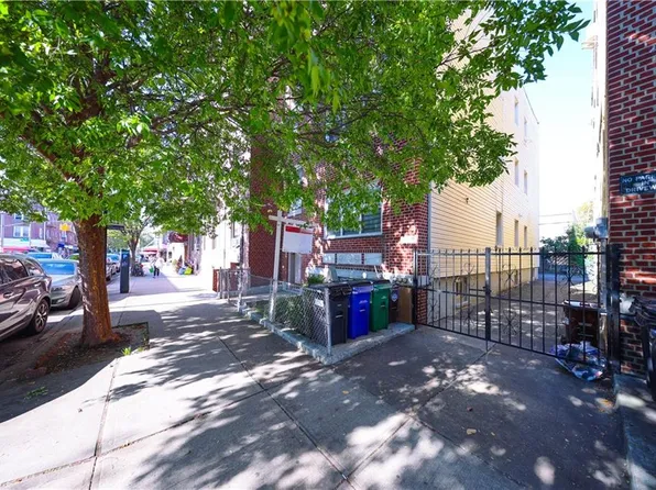 1813 Bay Ridge Avenue image 2 of 31