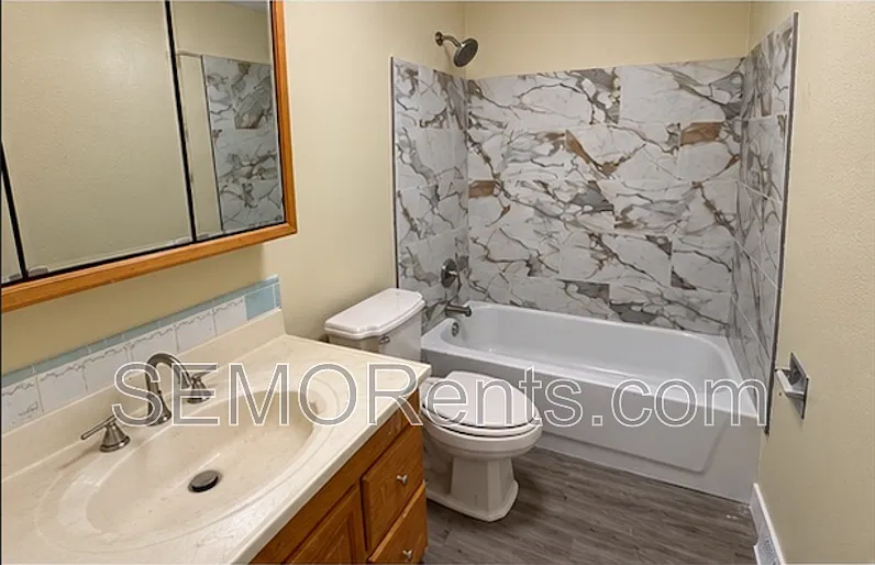 3 bed, 1.0 bath, 1030 sqft, $1,400 — Photo 4