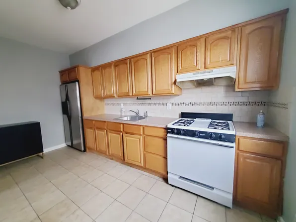 119 Hobart Ave #2E, Bayonne, NJ 07002