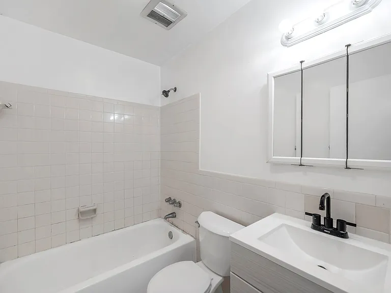 2366 Shelley St #12 — Photo 21