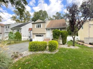 60 Carlson Pl, Lake Hiawatha, NJ 07034