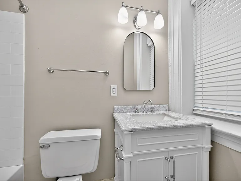 1x1 Patio - Bathroom 1x1 Patio - Bathroom
