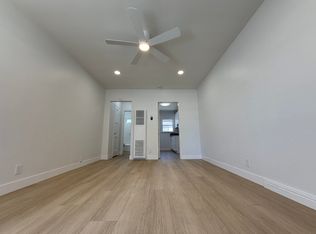 1718 W Victory Blvd, Burbank, CA 91506