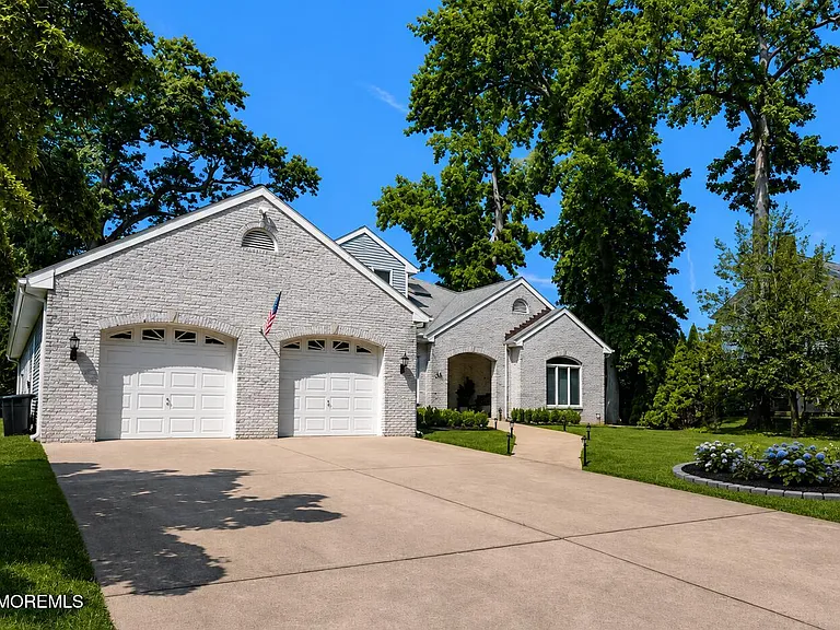415 Windermere Ave — Photo 2