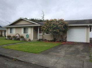 1034 Riverside Dr, Rio Dell, CA 95562