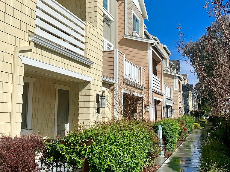 238 Johnson St — Photo 3