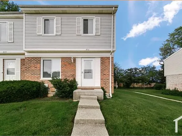 451 Yorkshire Sq, Bolingbrook, IL 60440