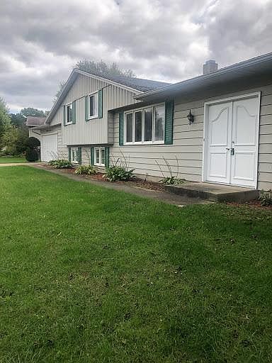 1st image of 18410 Chaucer Ln