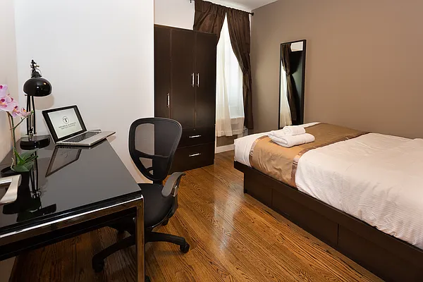 Rented by Townhouse Apartments | media 10