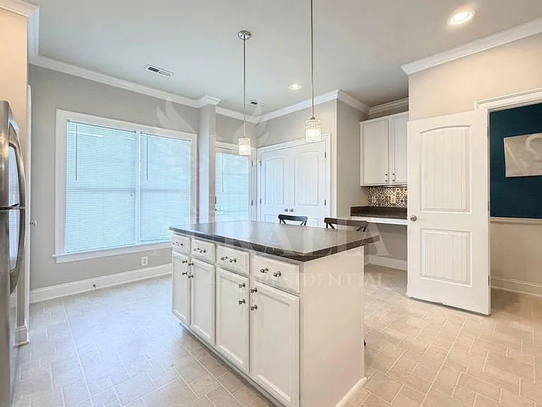 7754 Acc Blvd — Photo 8