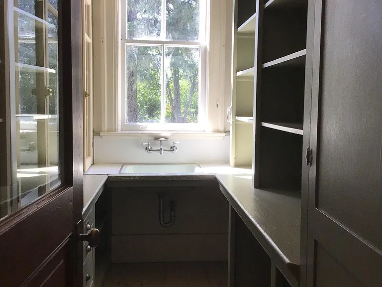 583 Russell Dr — Photo 20