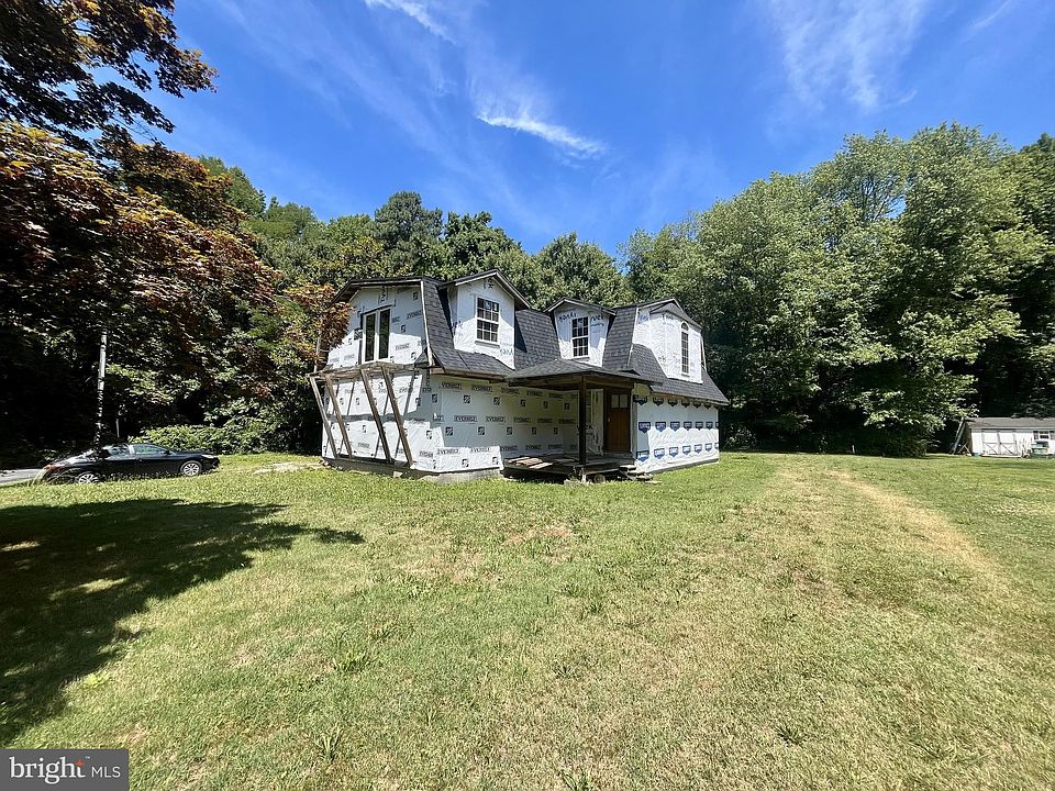 1st image of 21400 Lovers Ln