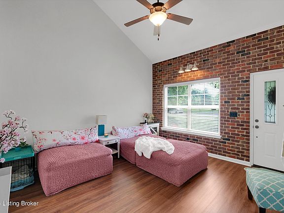5th image of 10111 Spruce Grove Dr