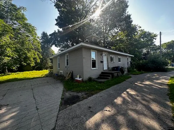 1328 28th St, Manistee, MI 49660