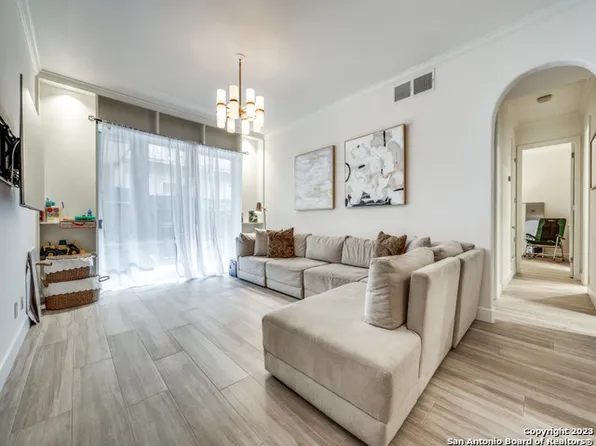 7711 broadway #9B, San Antonio, TX 78209