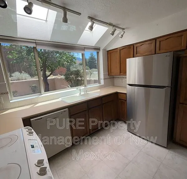 727 Cedar Hill Ln NE #8 — Photo 12