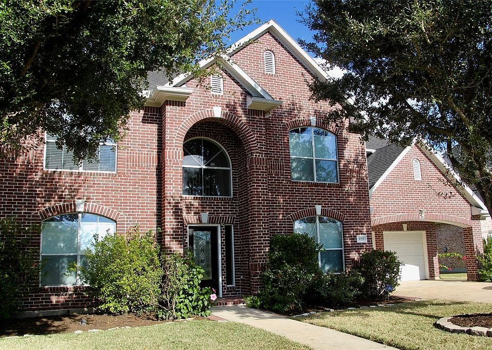 1st image of 3723 Lakeridge Canyon Dr