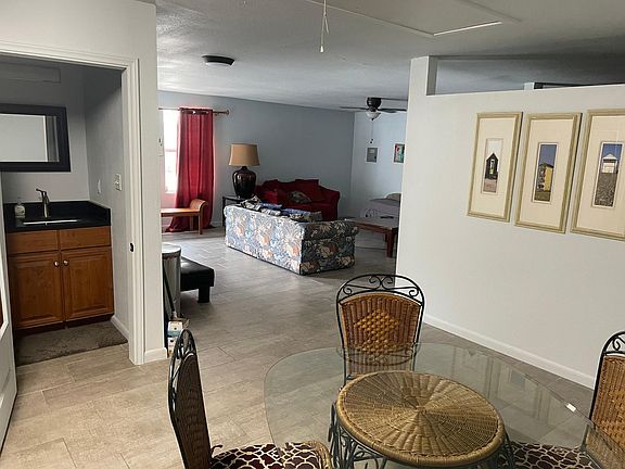 5th image of 617 Jackson St Unit 4