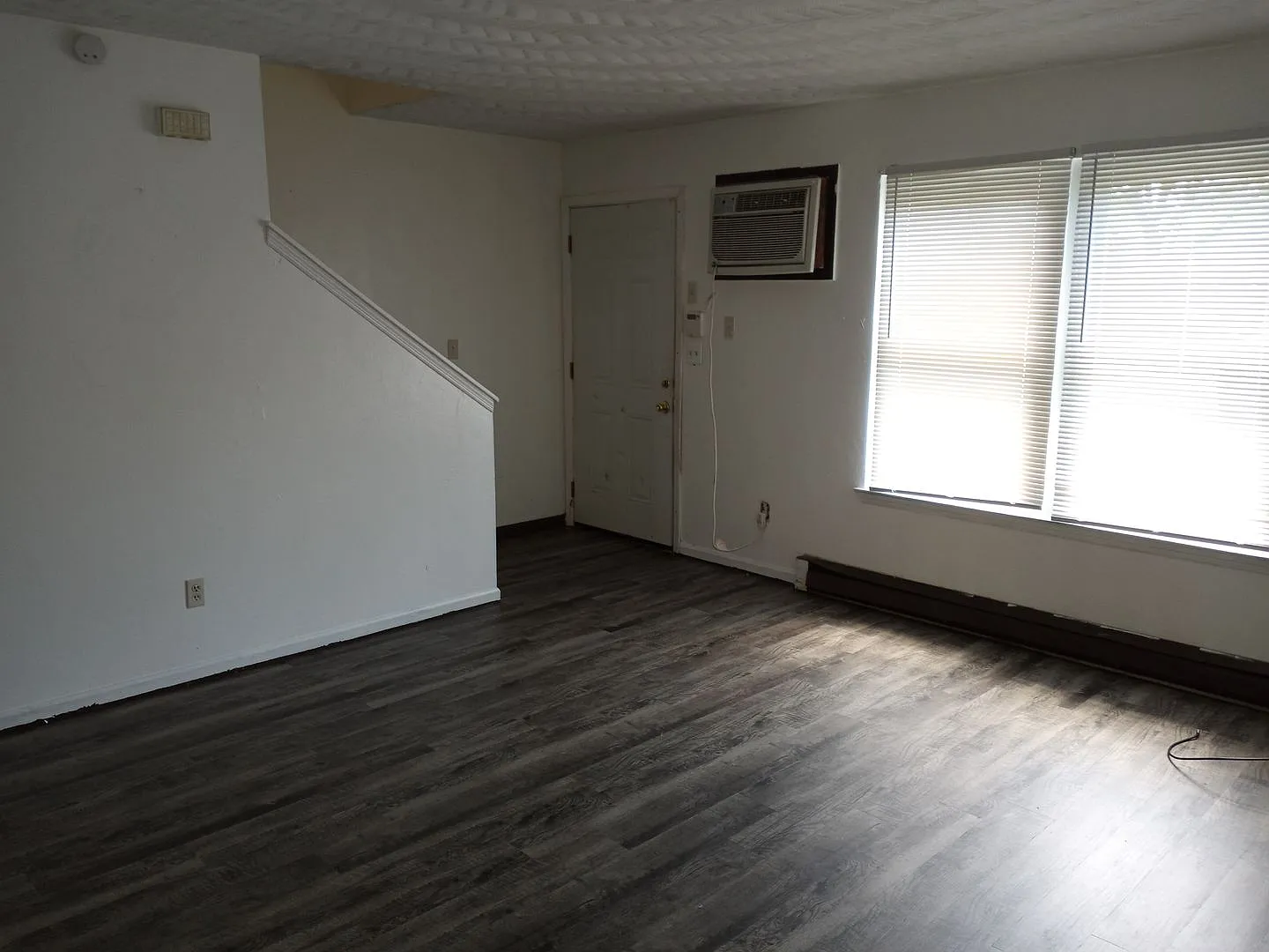 3406 Tait Terrace — Photo 3
