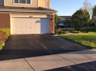 1822 Golden Gate Ln, Naperville, IL 60563