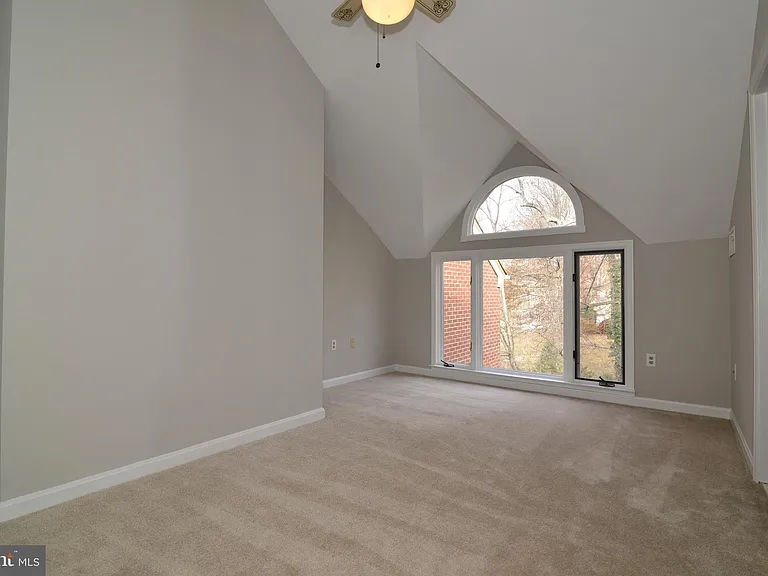 10200 Aspen Willow Dr — Photo 37