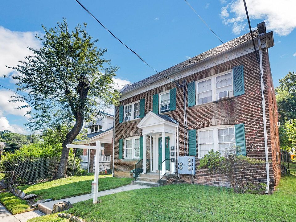 WELCOME TO 3352 Brothers Place, SE (Unit #2 is available for rent)