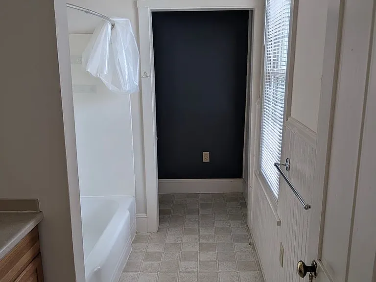 251 Main St — Photo 4