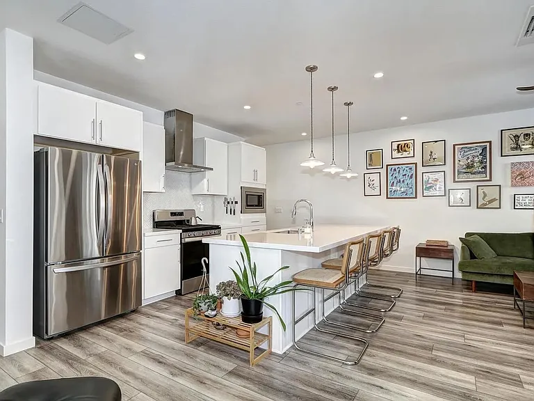 196 Log Pond Ln — Photo 2