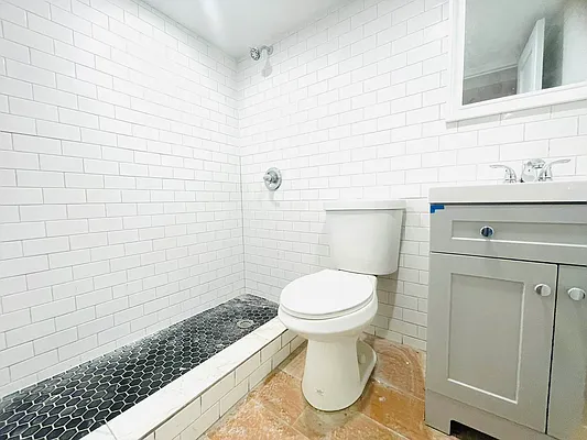 Rented by GROOME REALTY LLC | media 11