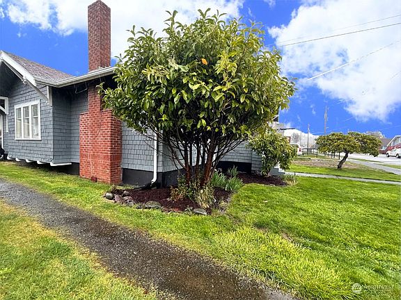 3rd image of 235 Karr Avenue