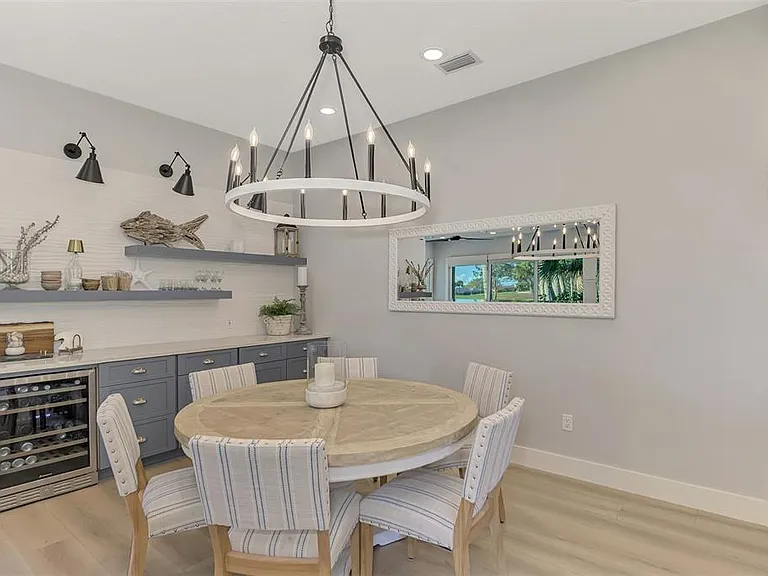 561 Fallbrook Dr — Photo 20