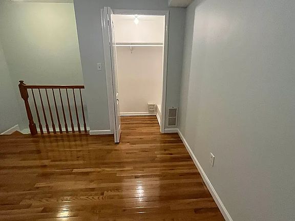 5th image of 190 Wellington Ct #2