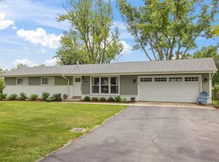 26W079 Thomas Rd, Wheaton, IL 60187