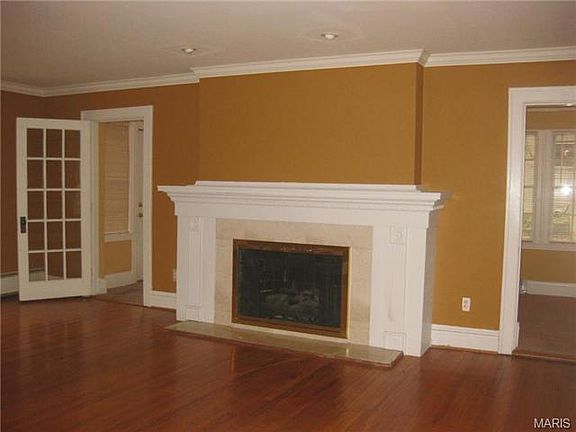 2nd image of 516 E Jefferson Ave