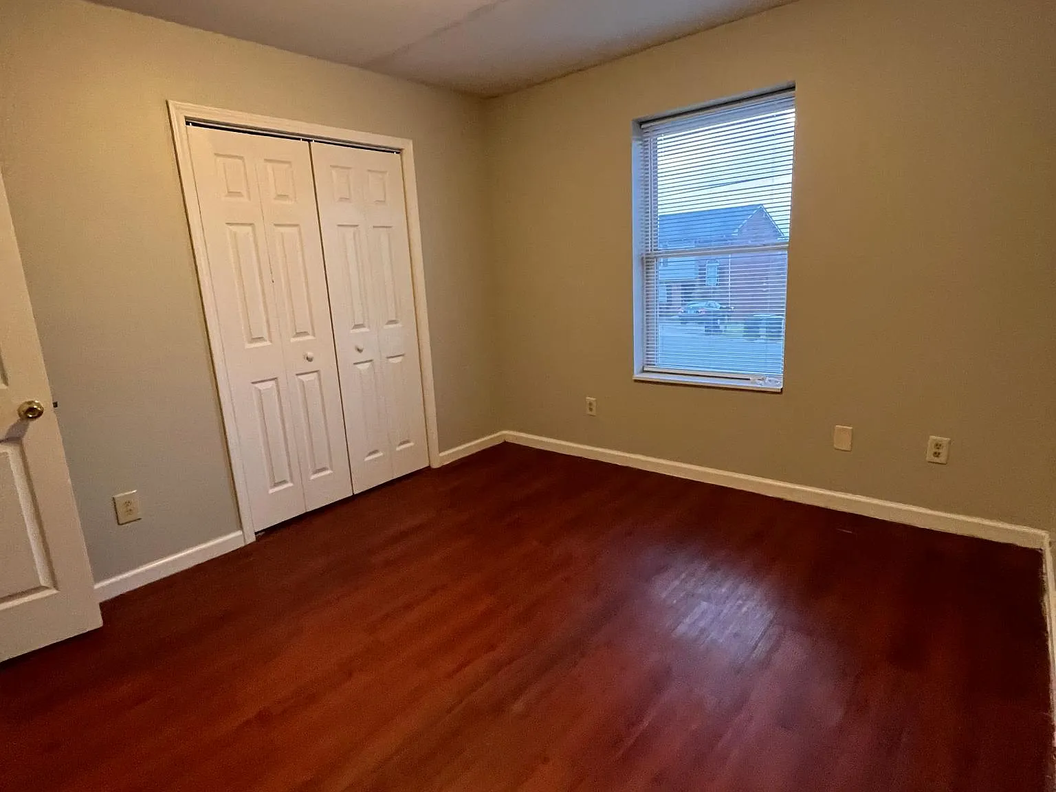 3 bed, 1100 sqft, $925 — Photo 4