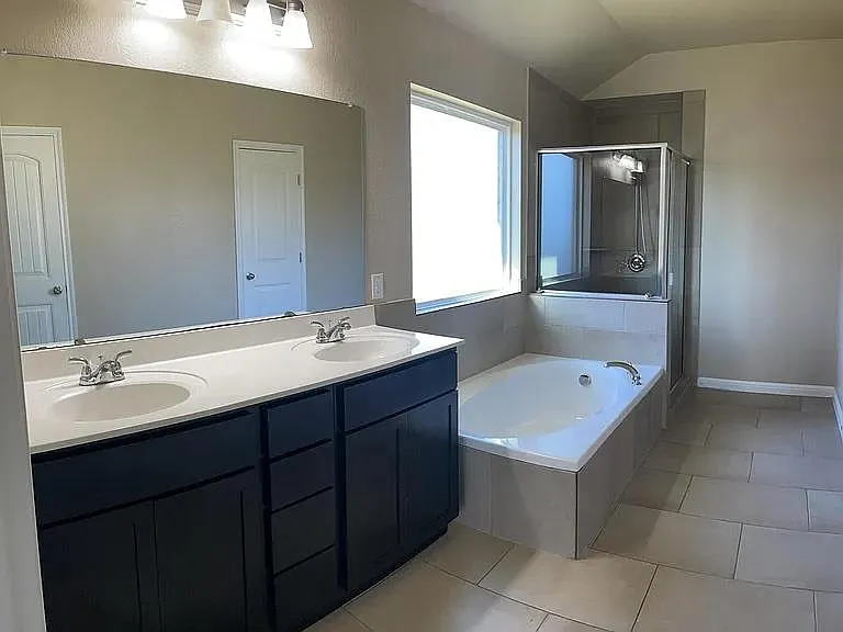 604 W Vega Ln — Photo 10