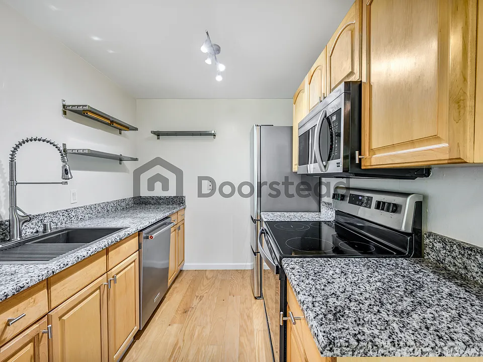 612 Prospect St #1