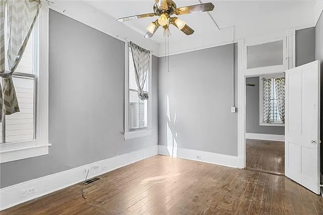 4909 Carondelet St #1/2 — Photo 3