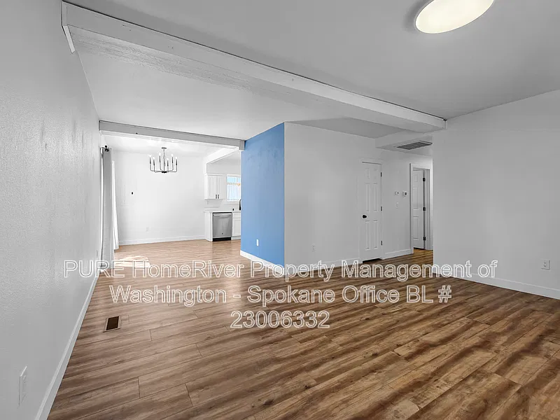 3 bed, 1.5 bath, 1200 sqft, $1,845 — Photo 4