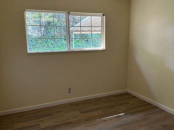 5th image of 2946 Roosevelt Ln