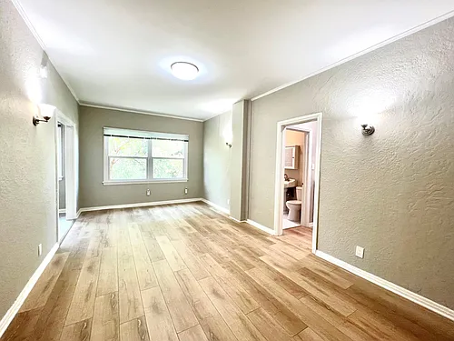 1426 N Edgemont St #12-1/2 Photo 1