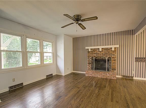 4th image of 2513 Magnolia Ave