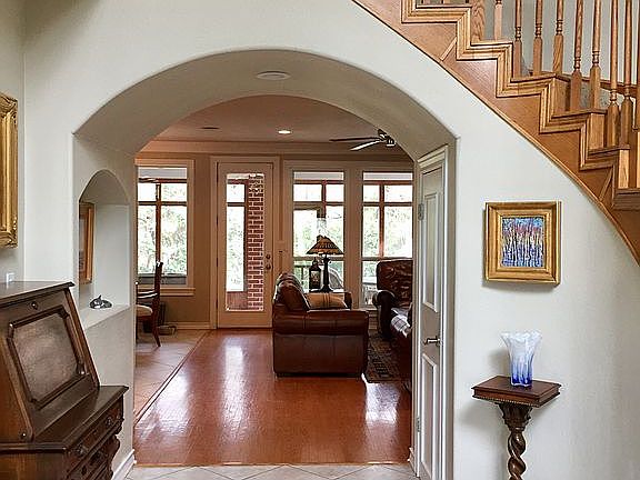 3rd image of 8 Corby Ln